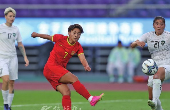 扎尔米耶娃抢点破门，中国女足1-2俄罗斯女足