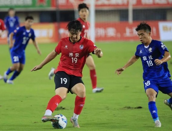再下一城！陈力行抢射破门，宿迁3-0镇江