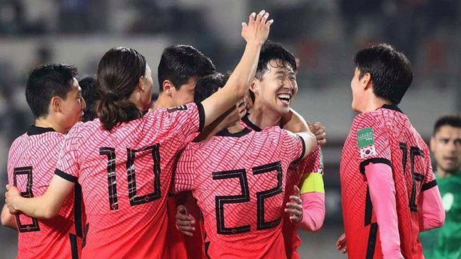 韩国分组占优却难求一胜，日本稳步晋级
