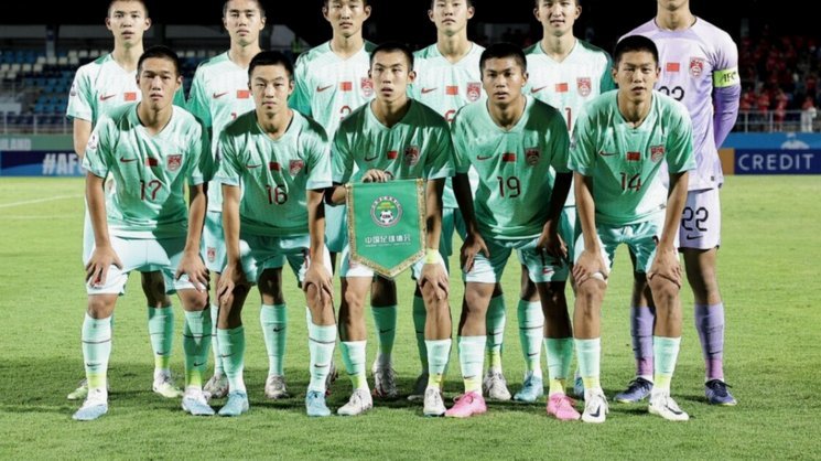 那个小丑方方哥又在阴阳坦桑尼亚U17的年龄了，这种玩意真是骨子里透漏着丑陋