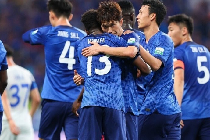足球教练羡慕中国基建水平